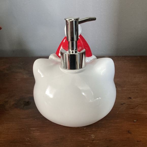 NWT- 1- Beautiful HELLO KITTY- Christmas Holiday Soap Dispenser - Picture 6 of 14